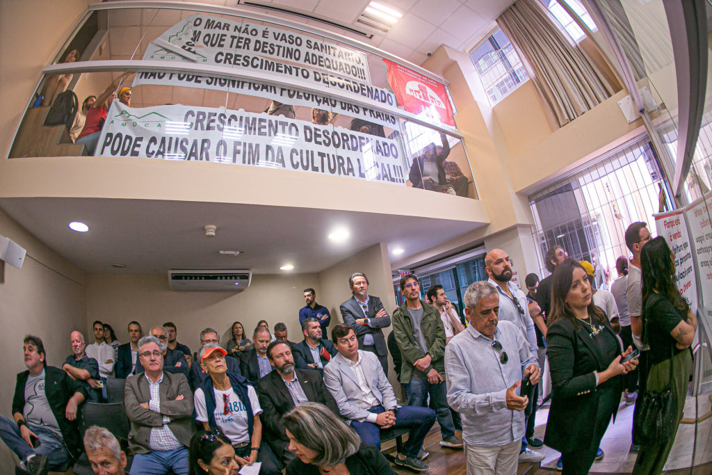 Vereadora Carla Ayres participa de ato contra a lei do Plano Diretor em Florianópolis