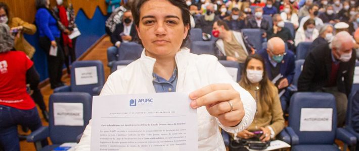 Confira as cartas de compromissos assinadas pela candidata a deputada federal por SC Carla Ayres
